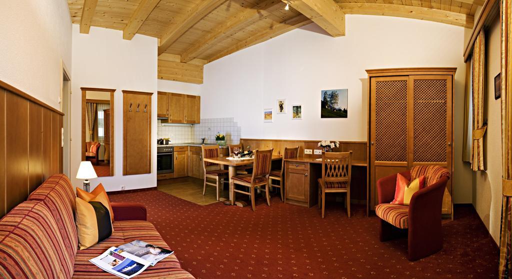 Apart Hotel Garni Strasser Zell am Ziller Exteriör bild