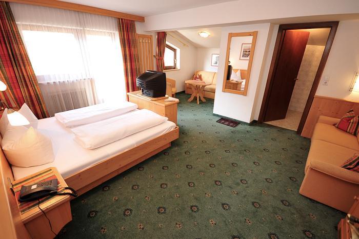 Apart Hotel Garni Strasser Zell am Ziller Rum bild