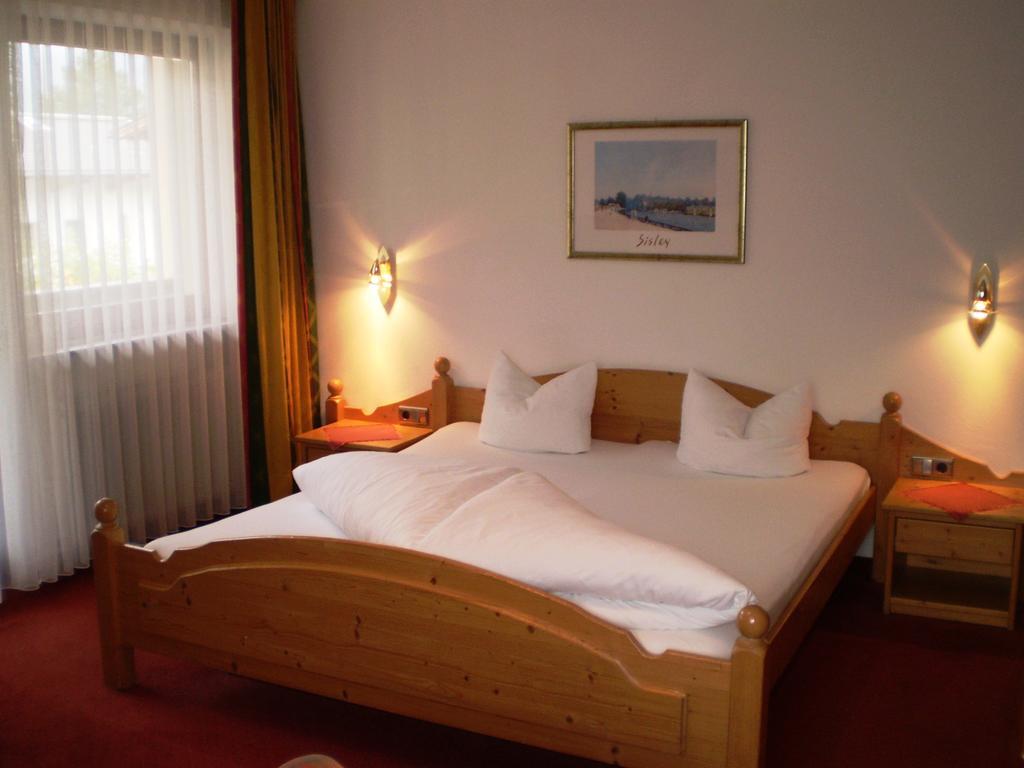 Apart Hotel Garni Strasser Zell am Ziller Rum bild