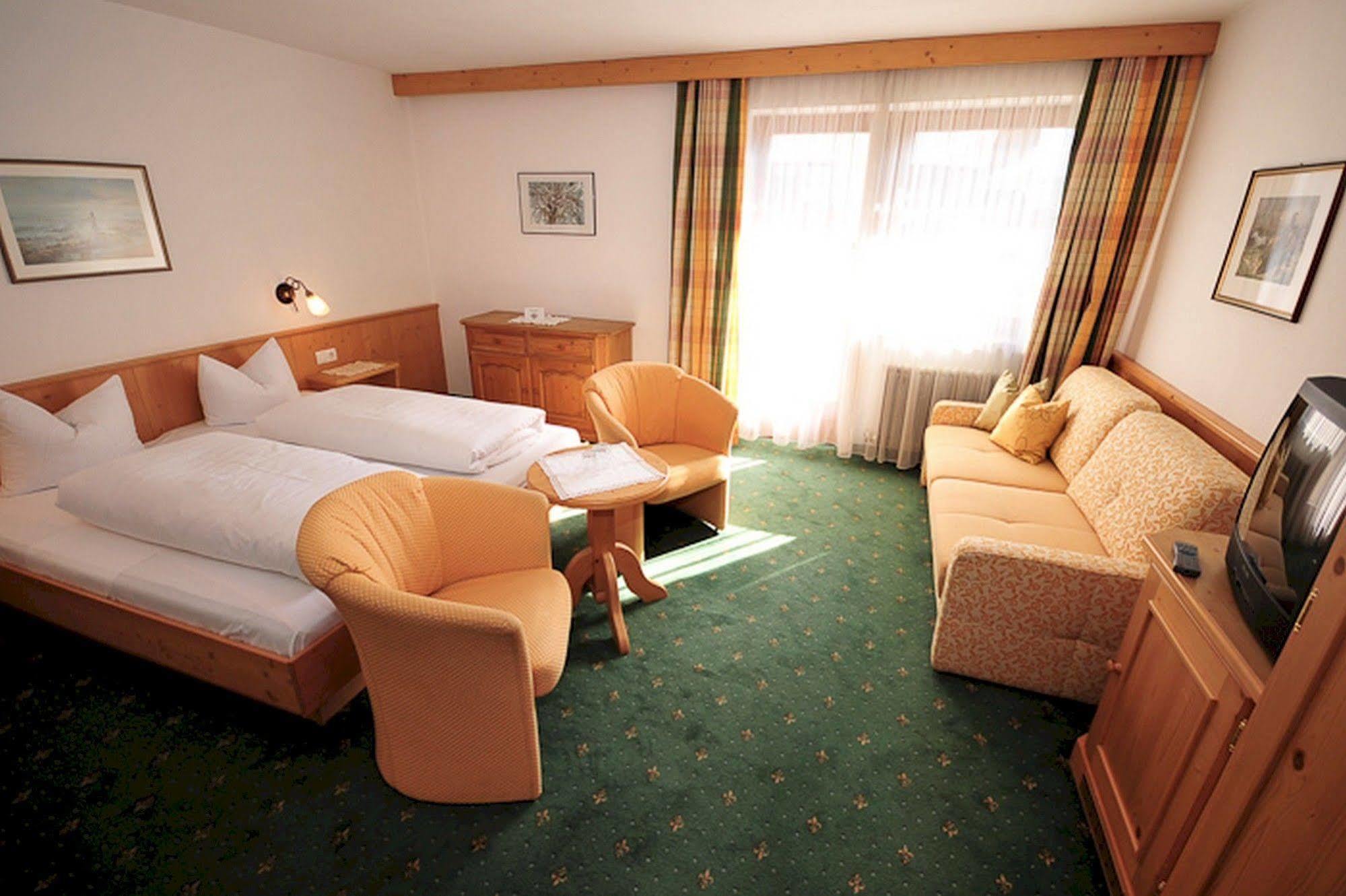 Apart Hotel Garni Strasser Zell am Ziller Exteriör bild